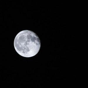 Volle maan meditatie met waterritueel